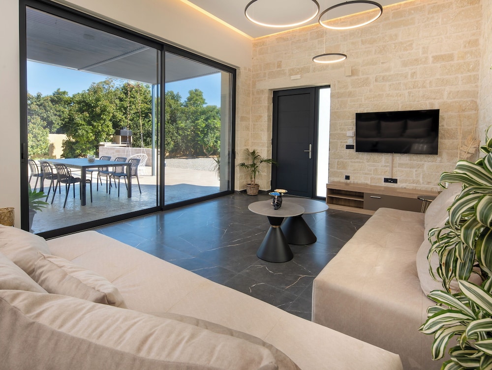 PanStel Luxury Villas - pools & jacuzzi