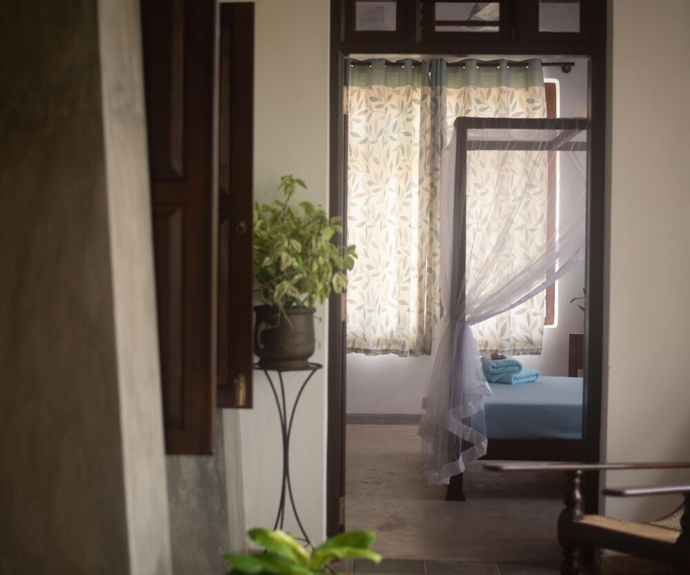 Galle Large Serviced Villa Near Beaches & Fort view 3