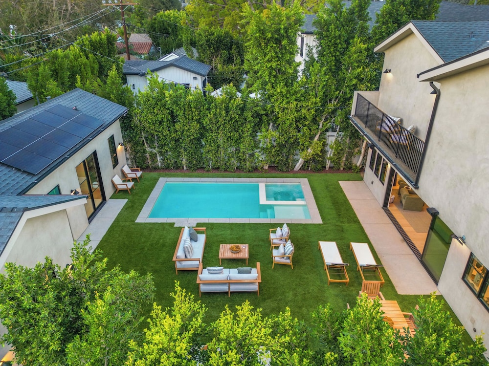 Kraft Villa - Luxury Living Redefined w/ Pool