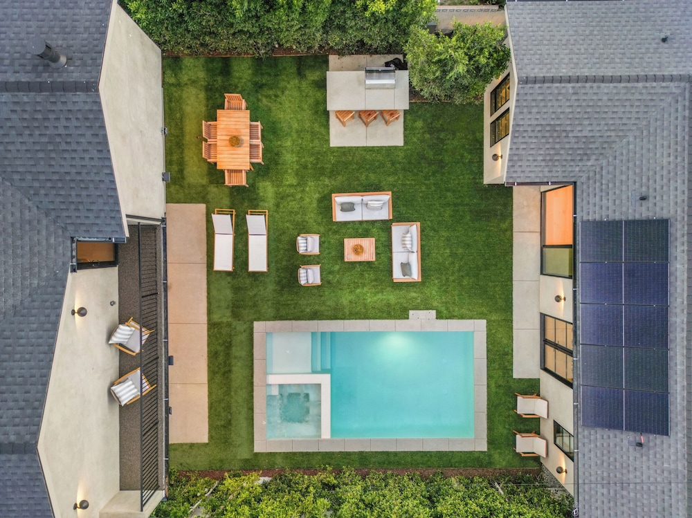 Kraft Villa - Luxury Living Redefined w/ Pool