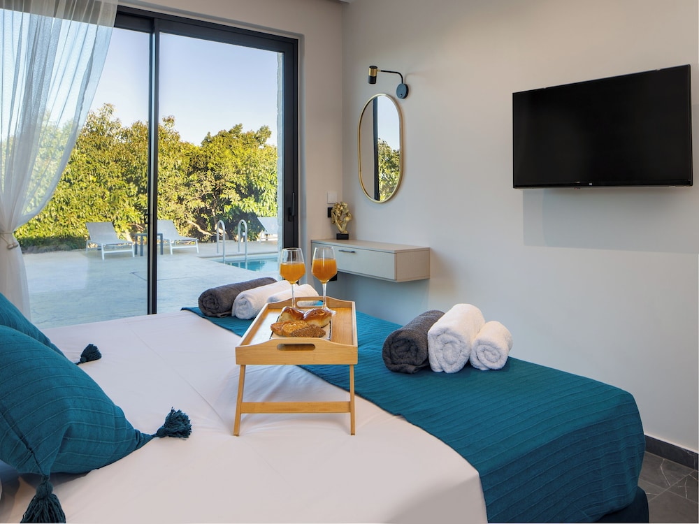 PanStel Luxury Villas - pools & jacuzzi