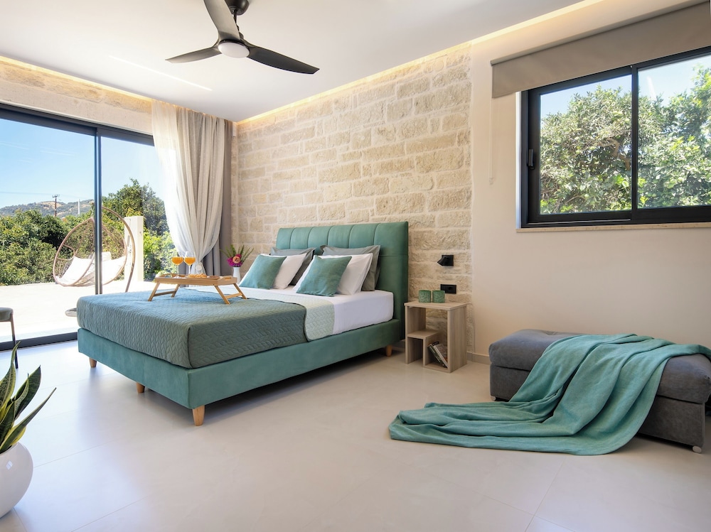 PanStel Luxury Villas - pools & jacuzzi
