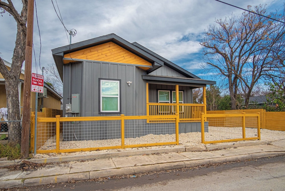 Blissful 5br/3ba Haven Near Riverwalk & Downtown!