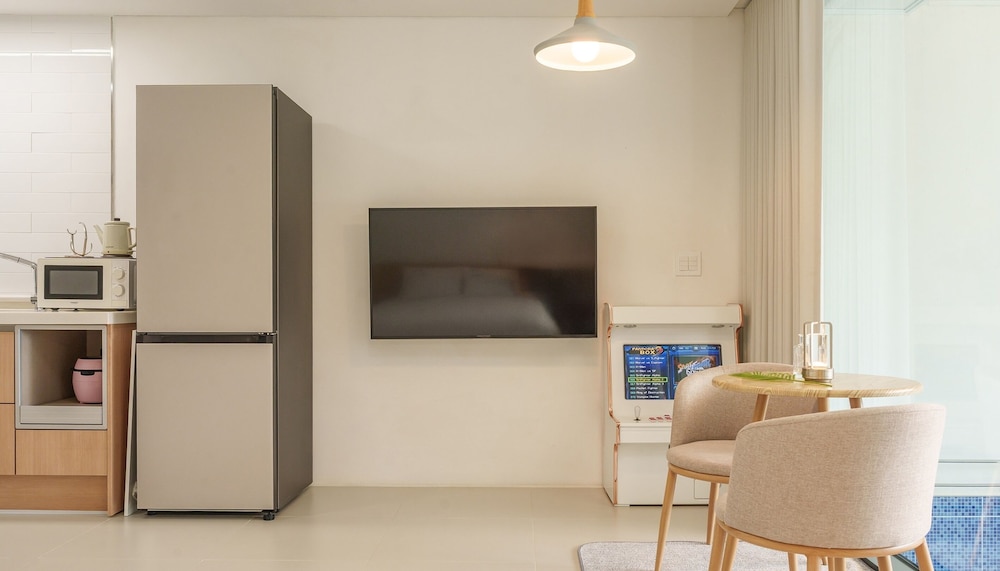 Gyeongju Rose Breeze Pool Villa Pension