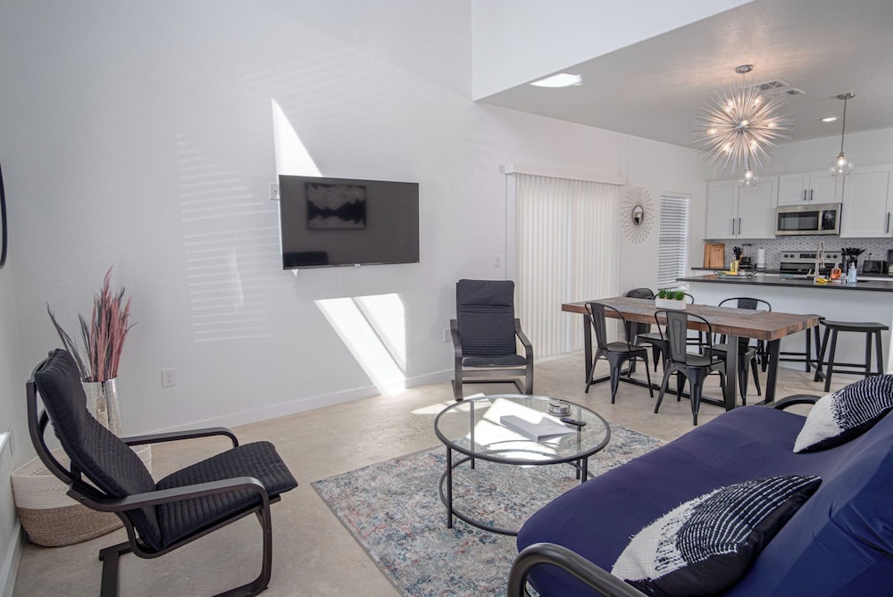 Clean & Peaceful Stays 3BR Near Exciting Downtown - Image 2