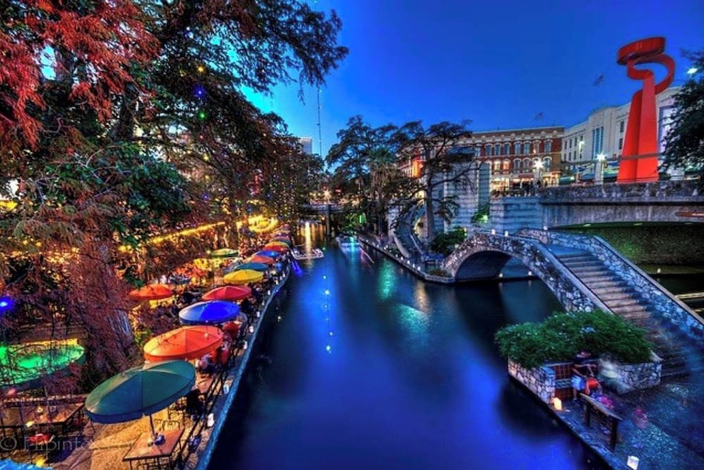 BIG Studio Near Downtown With All Amenities - Image 4