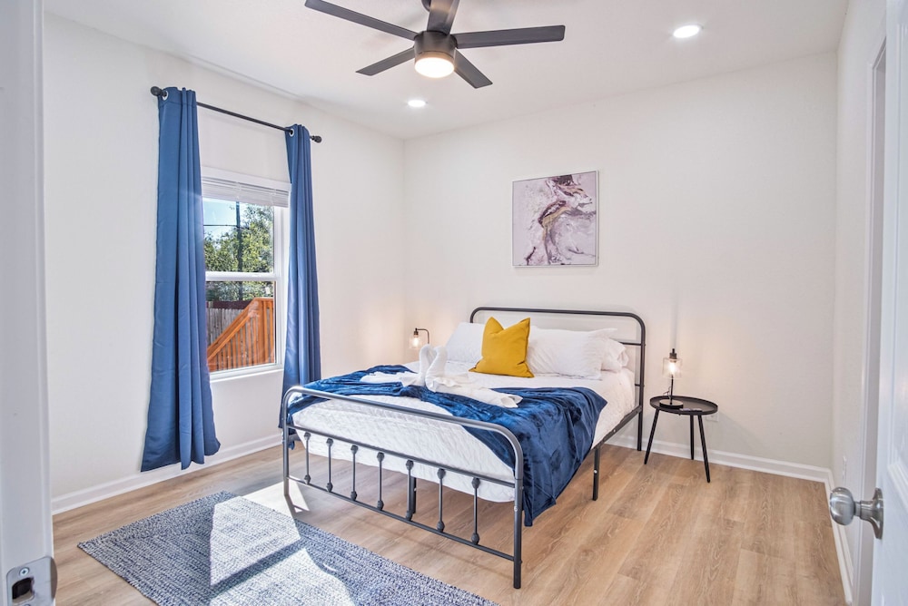 Perfect Spot to Relax 4br/3ba Near Dtown Hemisfair