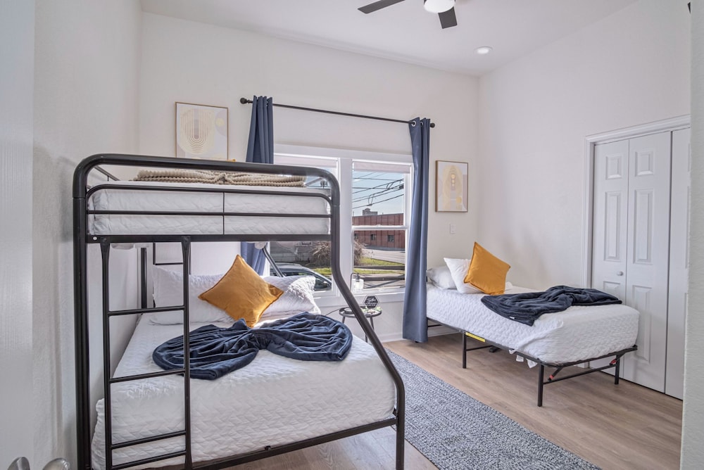 Create Memories 4br/3ba Near Riverwalk & Downtown!