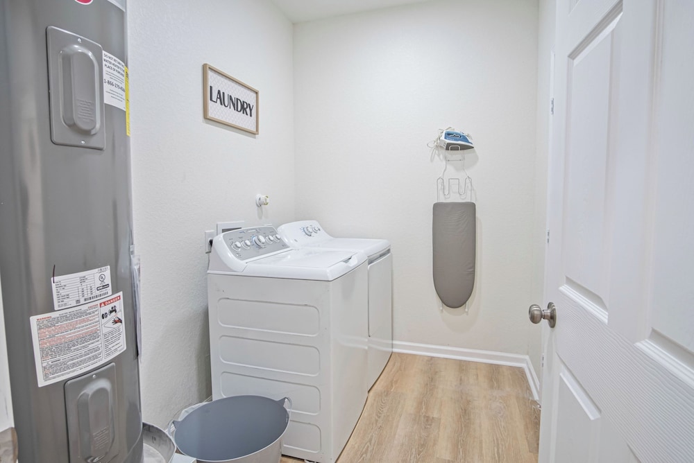 Perfect Spot to Relax 4br/3ba Near Dtown Hemisfair