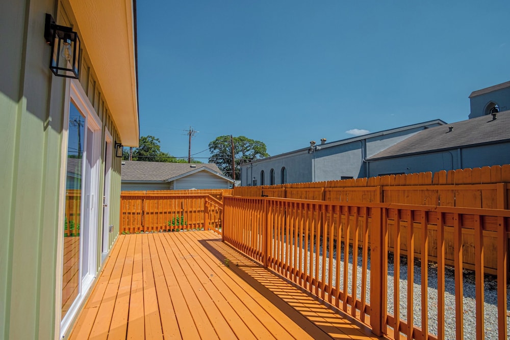 Generous 5br/3ba Haven Close to Alamo & Riverwalk!