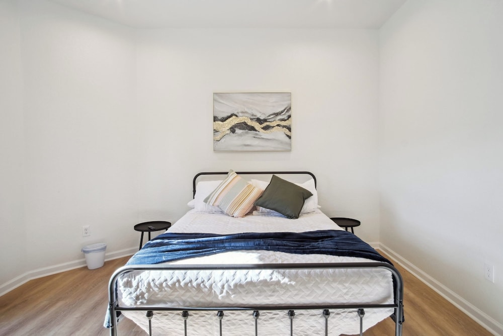 Blissful 5br/3ba Haven Near Riverwalk & Downtown!