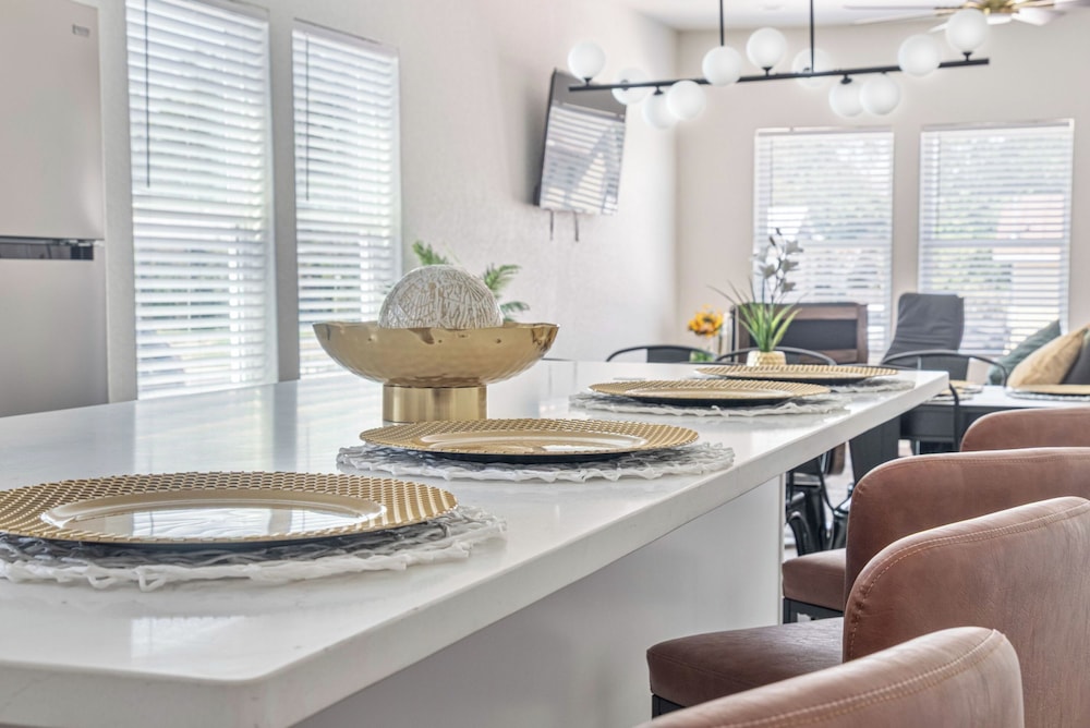 Generous 5br/3ba Haven Close to Alamo & Riverwalk!