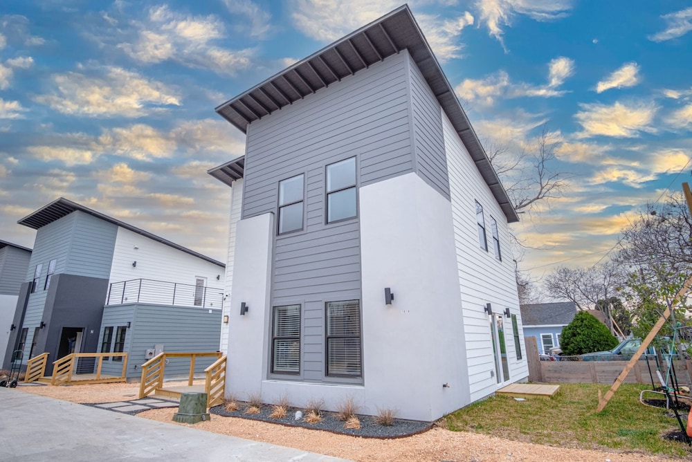 Refreshing Stay Awaits 3BR Home w/ Outdoor Seating view 3