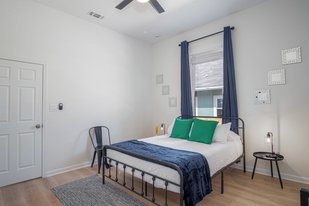 3br/3ba Urban Escape Just Minutes From Downtown!