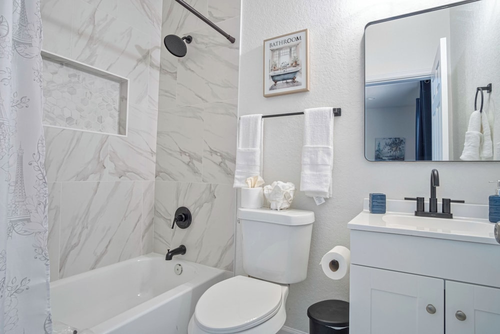 Generous 5br/3ba Haven Close to Alamo & Riverwalk!