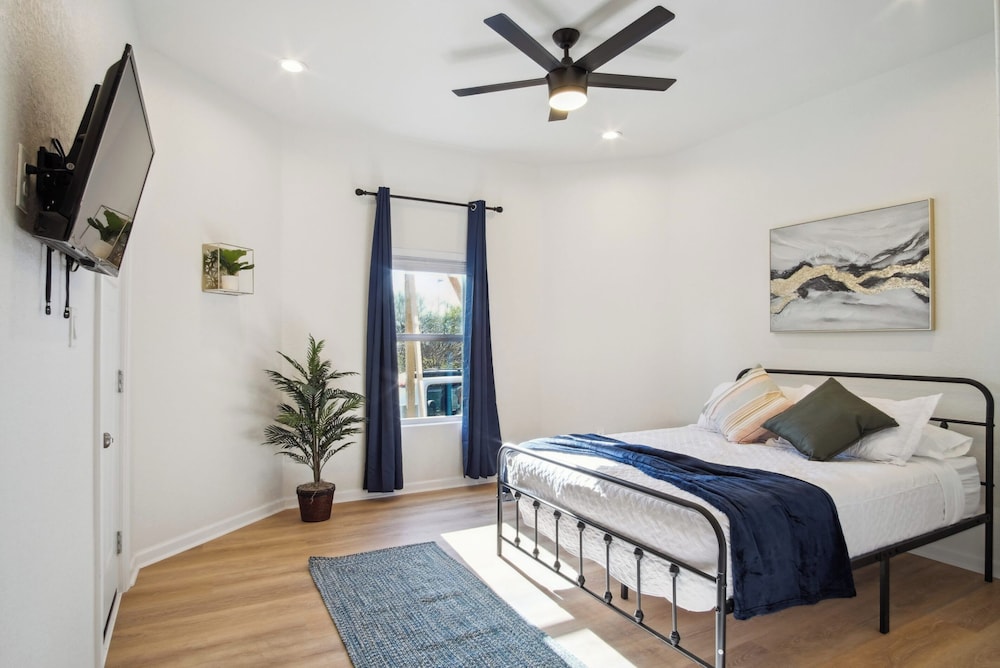 Blissful 5br/3ba Haven Near Riverwalk & Downtown!