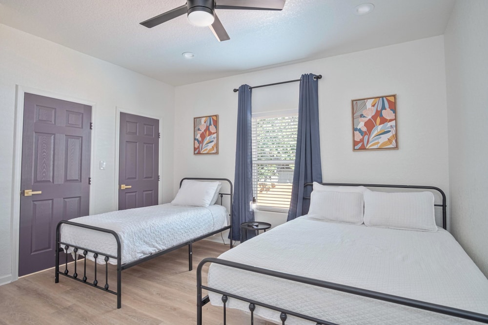 Enjoy 4br/3ba Comfort & Convenience Near Downtown!