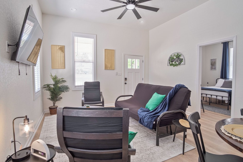 Walk to Riverwalk 3BR 2BA Gem Near Fun Downtown
