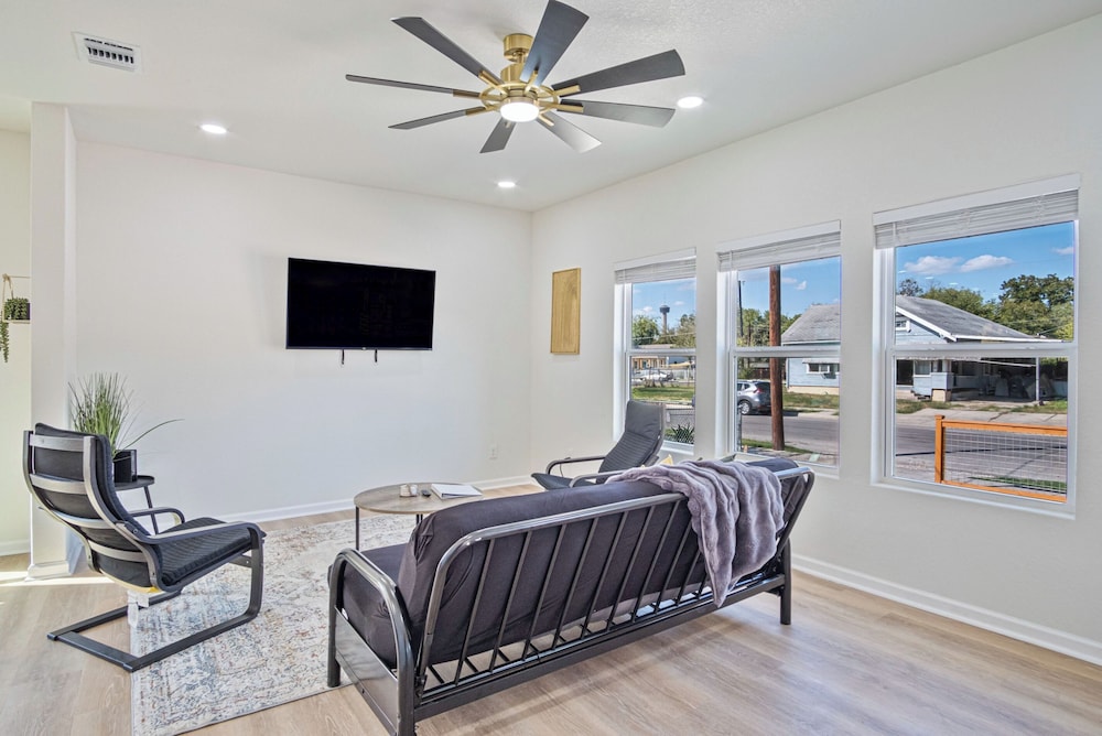 Perfect Spot to Relax 4br/3ba Near Dtown Hemisfair