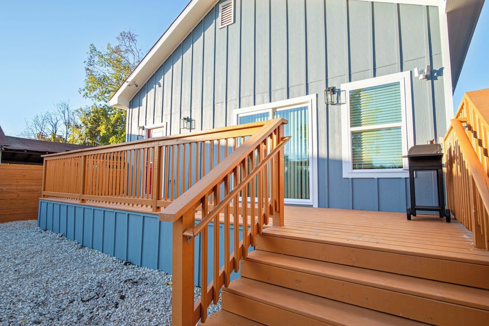 Stylish 3br/2ba Urban Retreat Near Lively Downtown