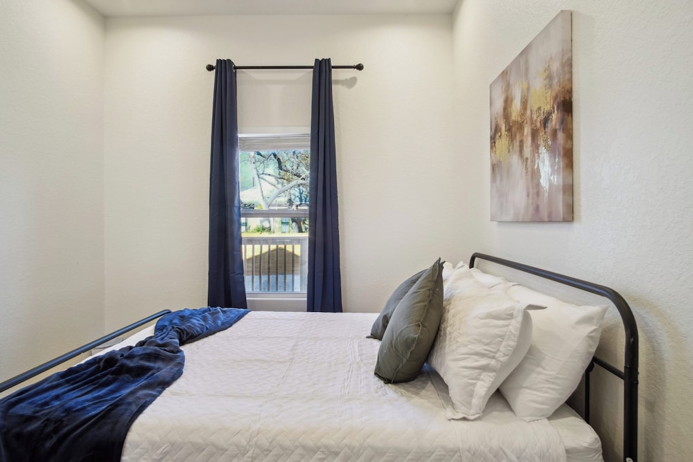 Blissful 5br/3ba Haven Near Riverwalk & Downtown!