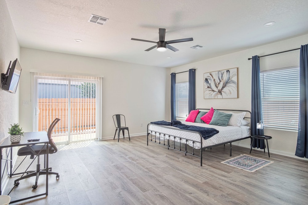Generous 5br/3ba Haven Close to Alamo & Riverwalk!