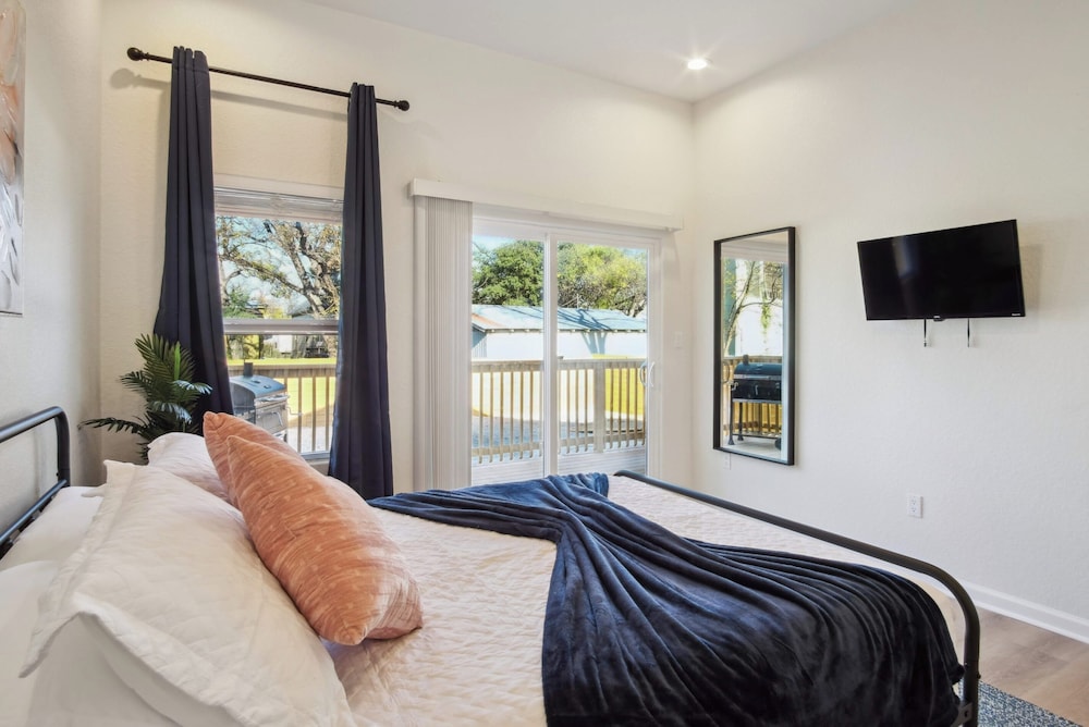 Blissful 5br/3ba Haven Near Riverwalk & Downtown!