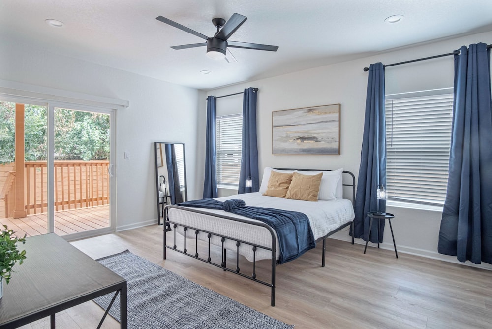 Comfy and Happy Stays Near Riverwalk and Downtown!