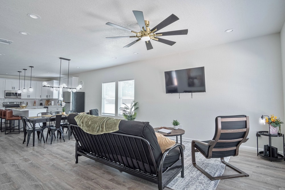 Generous 5br/3ba Haven Close to Alamo & Riverwalk!