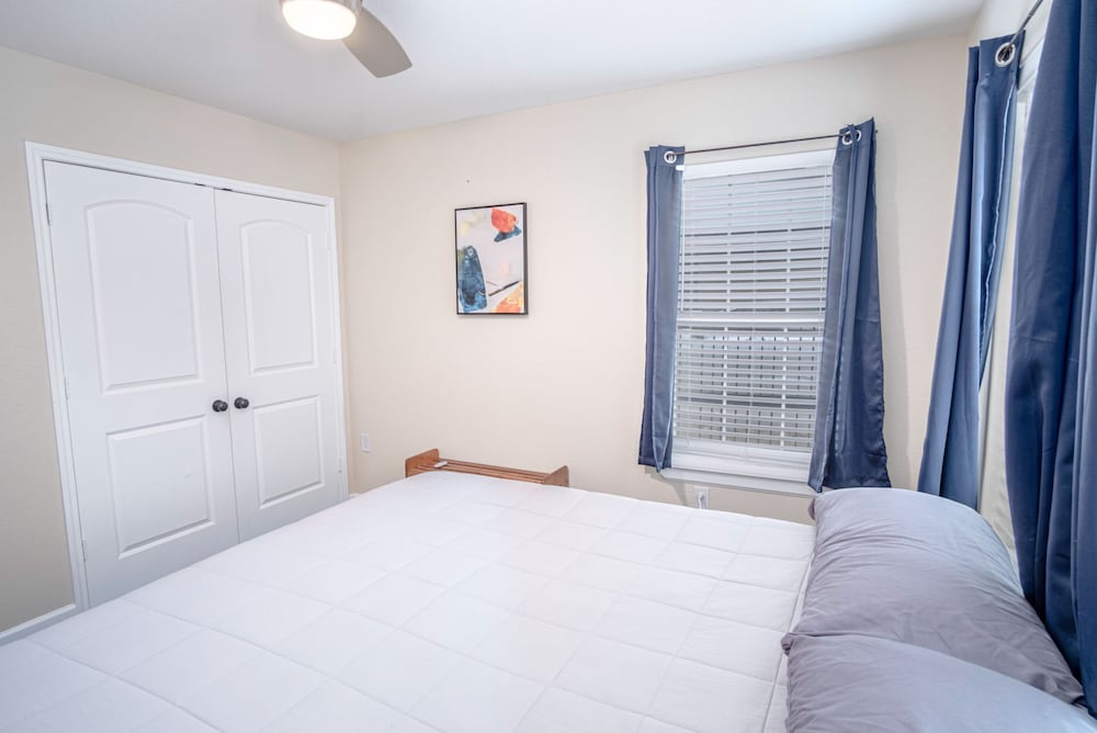 Splendid Gated 4 BR 2 BA Home Near Downtown view 4