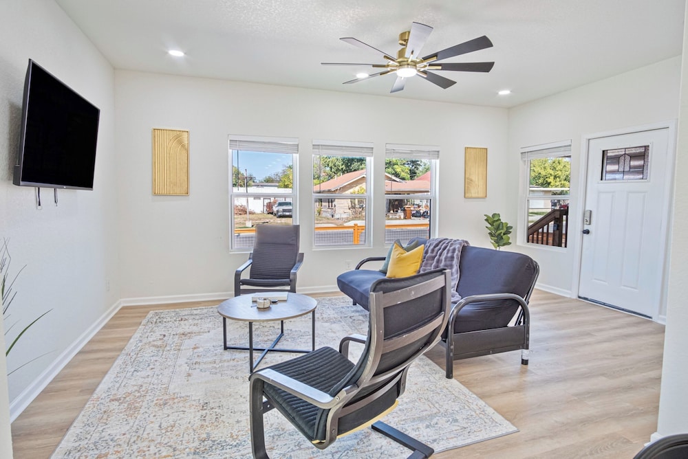 Perfect Spot to Relax 4br/3ba Near Dtown Hemisfair