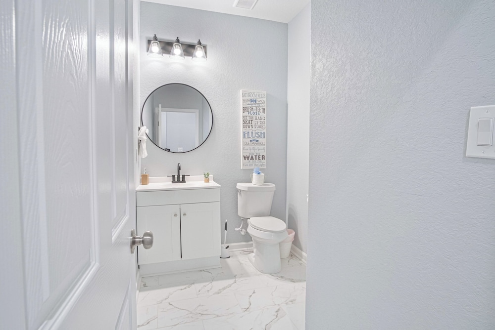 Lovely & Charming 4br/2.5ba Near Downtown's Prime