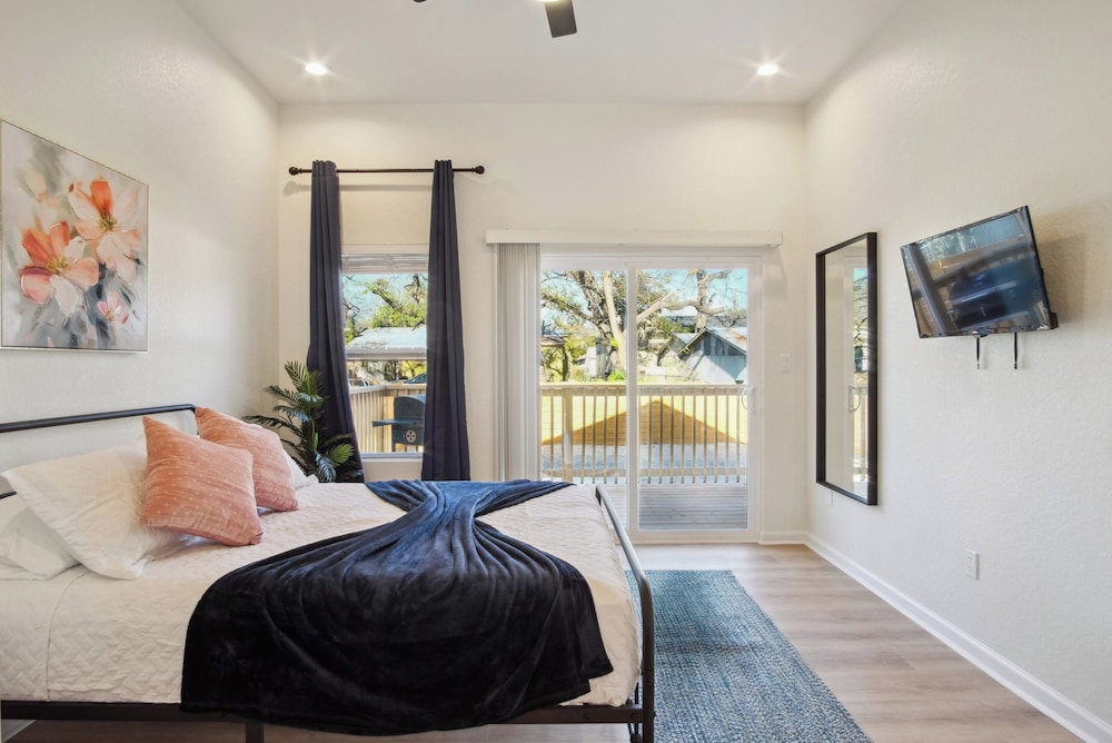 Blissful 5br/3ba Haven Near Riverwalk & Downtown!