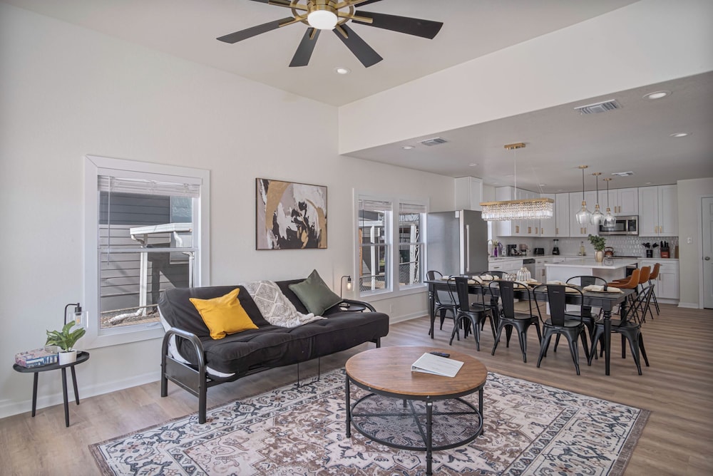 Create Memories 4br/3ba Near Riverwalk & Downtown!