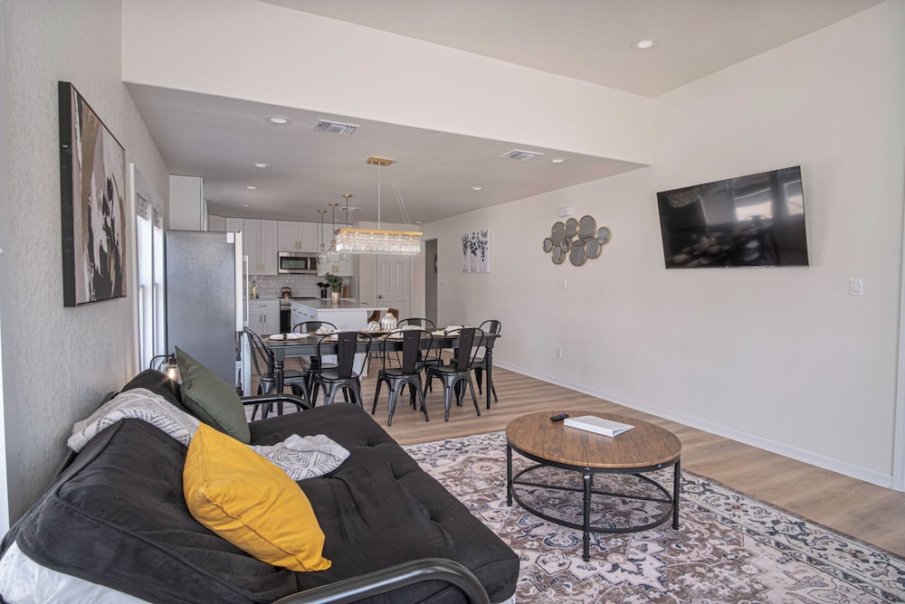 Create Memories 4br/3ba Near Riverwalk & Downtown!