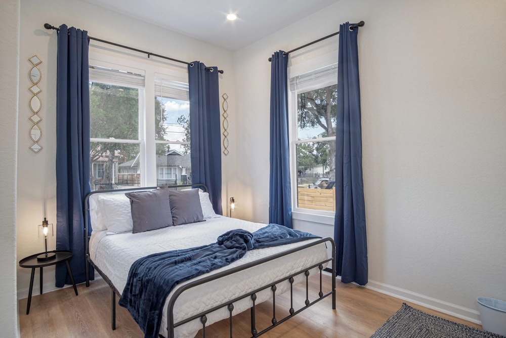 3br/3ba Urban Escape Just Minutes From Downtown!