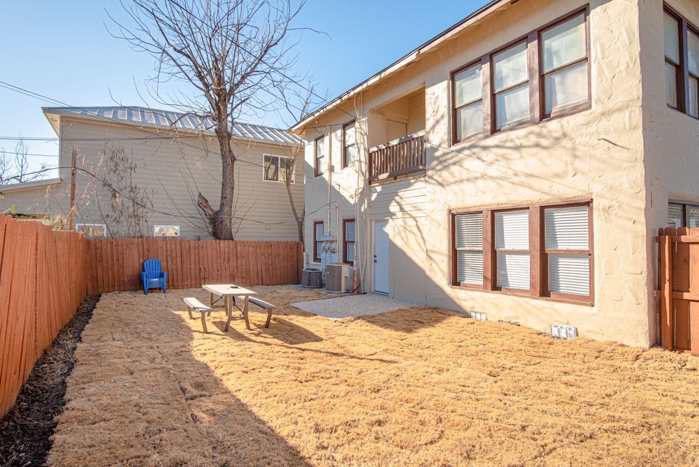 Trendy 2 BR Prime Apt Near Dtwn, Pearl, Fort Sam! - Image 3