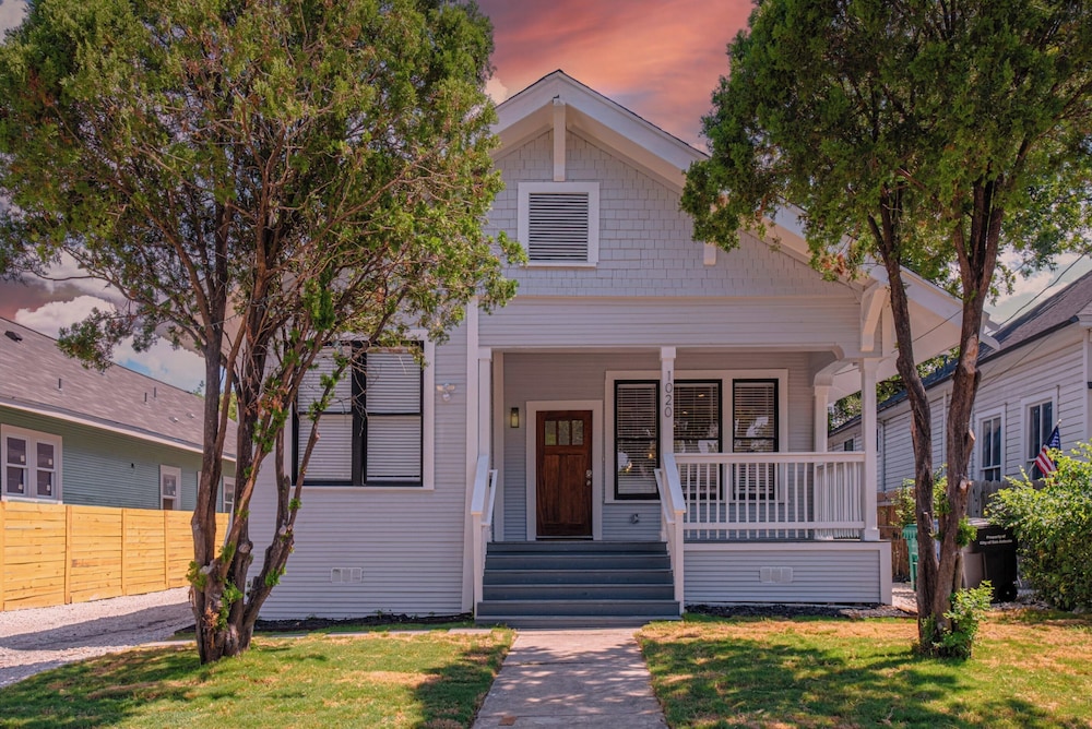 3br/3ba Urban Escape Just Minutes From Downtown!
