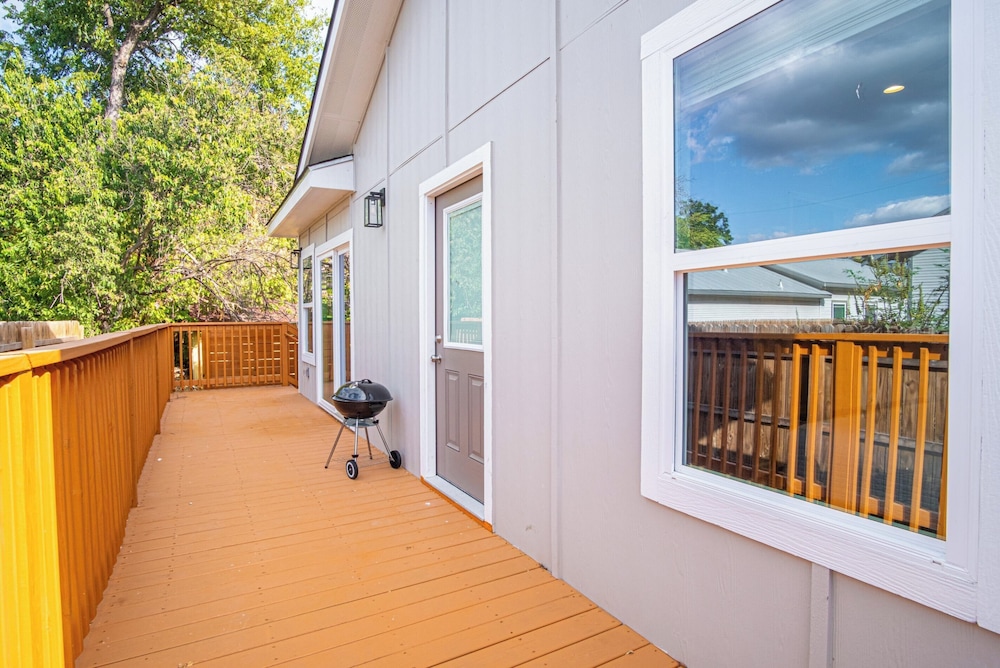 Lovely & Charming 4br/2.5ba Near Downtown's Prime