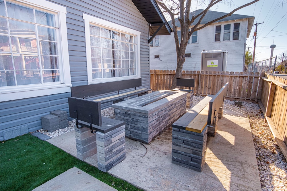 Fenced Remodeled 3BR 2BA Close to Riverwalk Dtown view 5