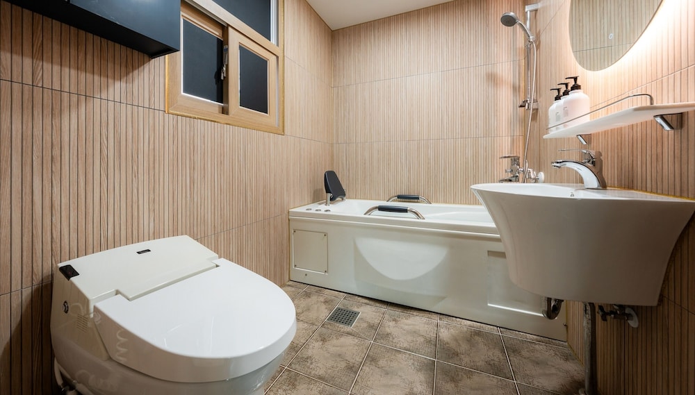 Jigeum Yeosu Ocean View Pension