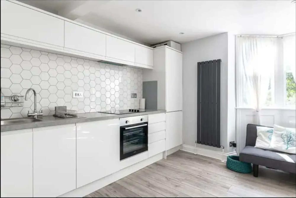 Sleek & Serene 1BD Flat - North Laine / Brighton view 2