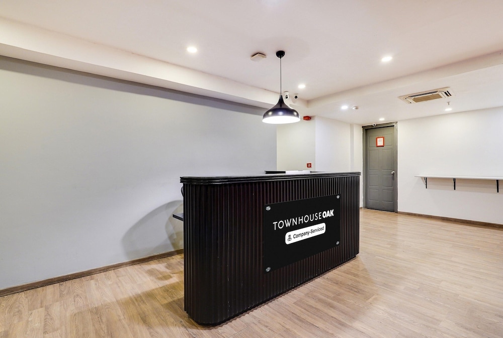 Super Townhouse Oak Indiranagar