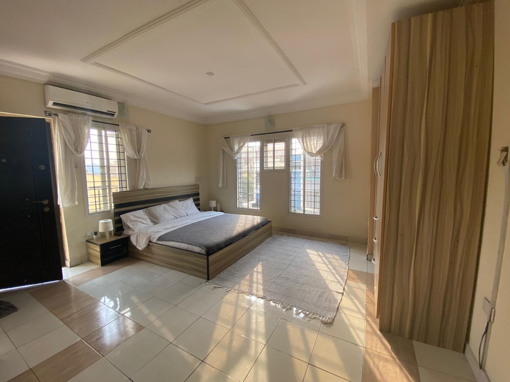 Amazing 4 Bedroom Duplex in Ikeja Allen Avenue view 3