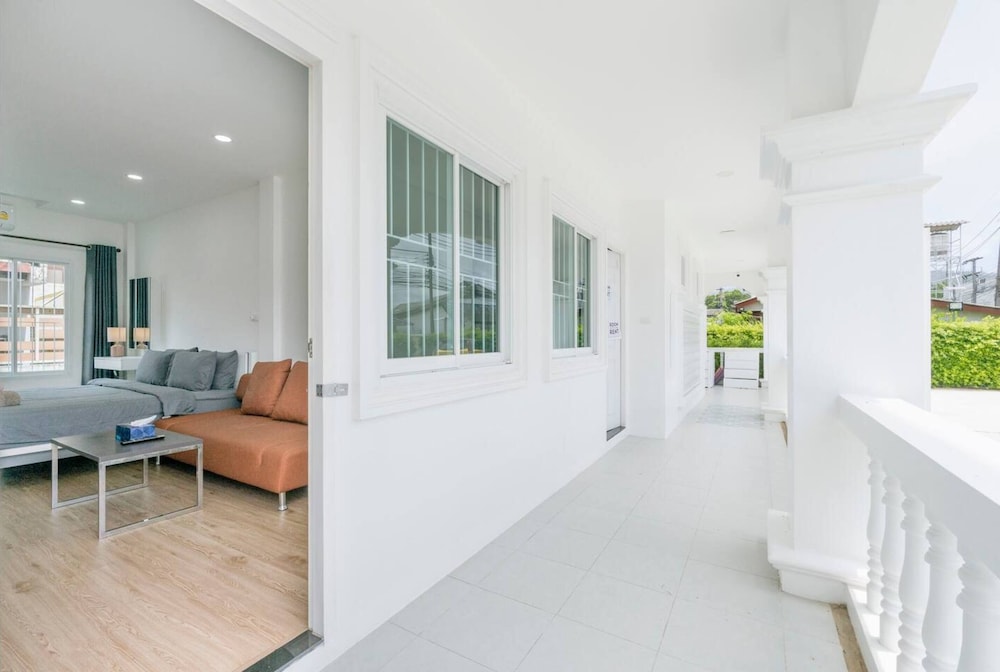 Charming Studio Suite - Private Washer view 2