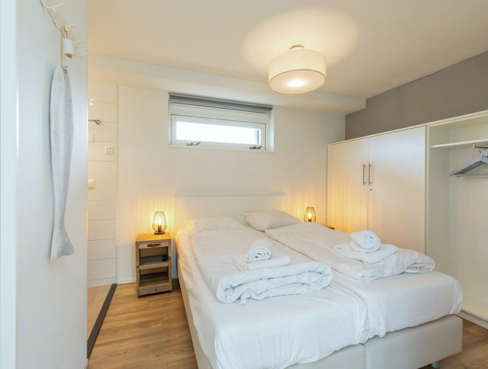 Enjoy Luxury and Comfort in Holiday Villa Kavel 10