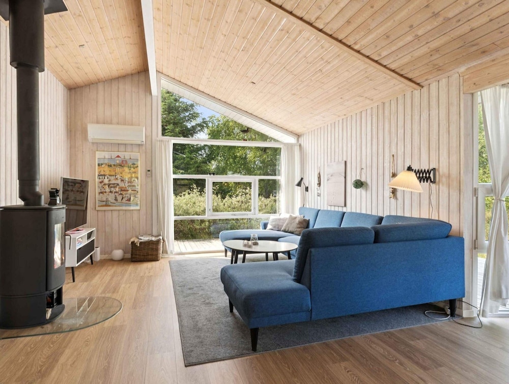 5 Star Holiday Home in Albaek