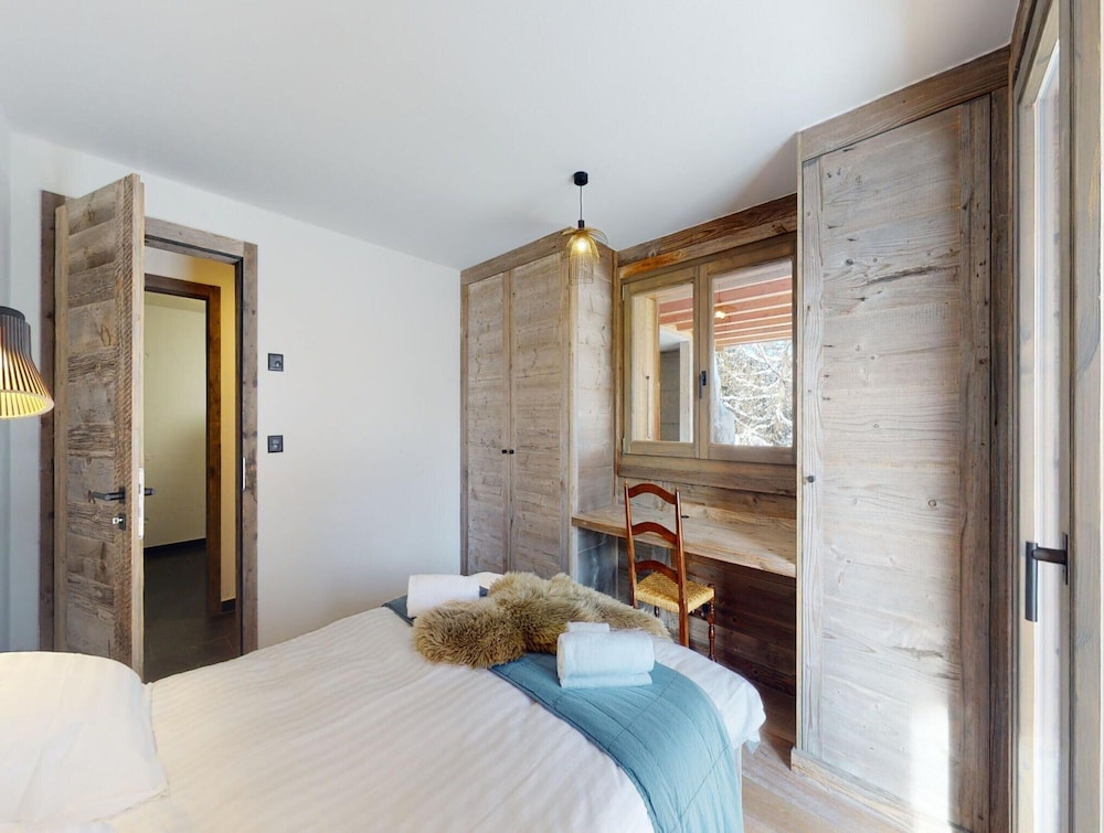 Cosy Chalet in Vex With Balcony