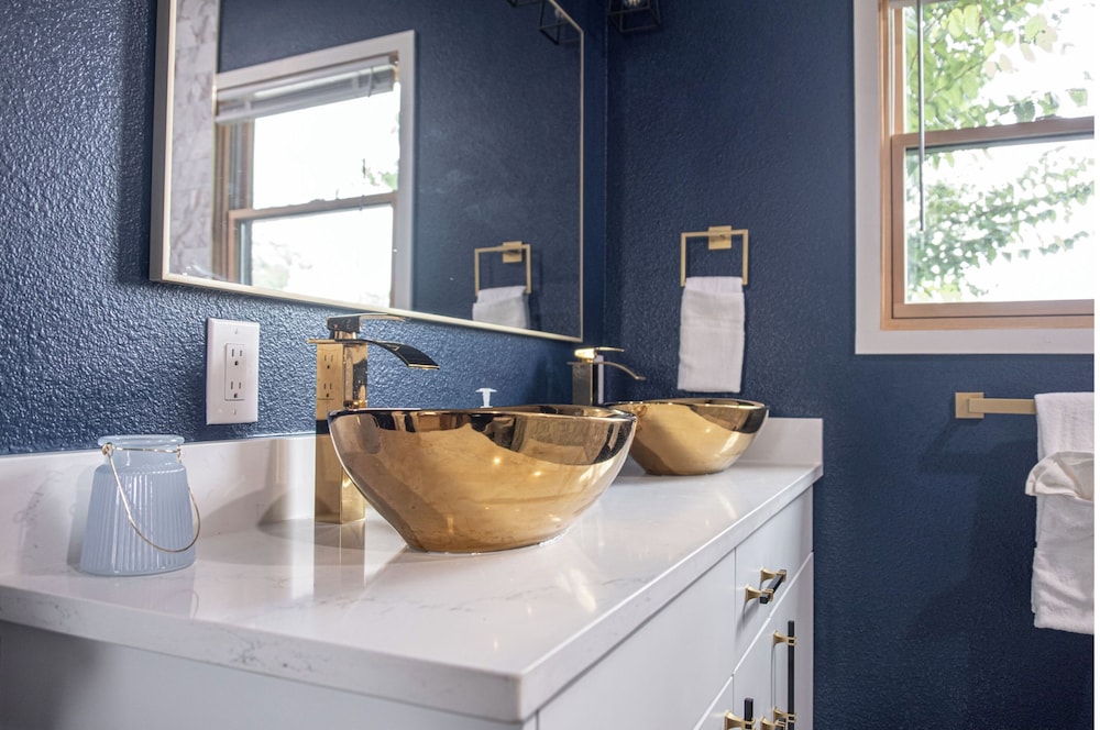 Stylish Stay With Unforgettable Downtown Views