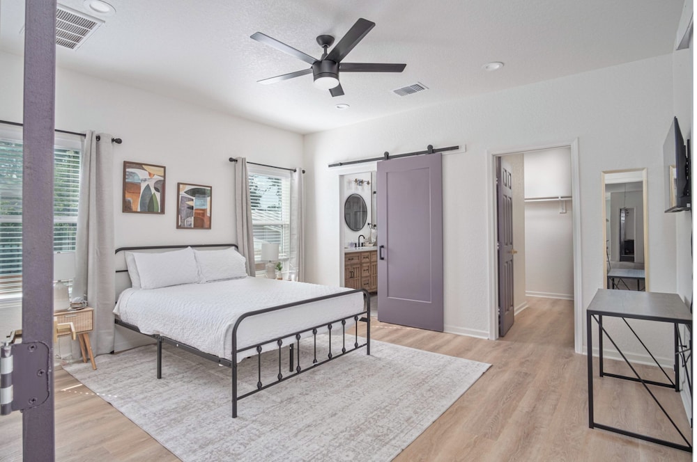 Enjoy 4br/3ba Comfort & Convenience Near Downtown!
